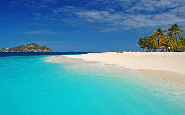 4 grenadines croisiere catamanan escale palm island