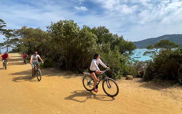 6 provence escale a port cros promenade a velo