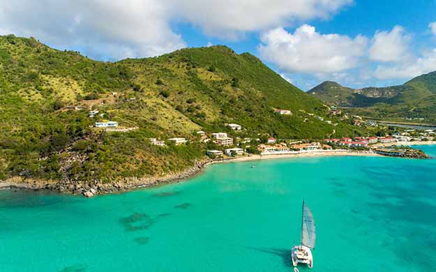 6 turquoise st martin escale a grand case en catamanan