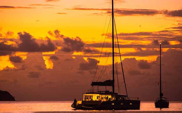 7 seychelles coucher de soleil en croisiere catamaran