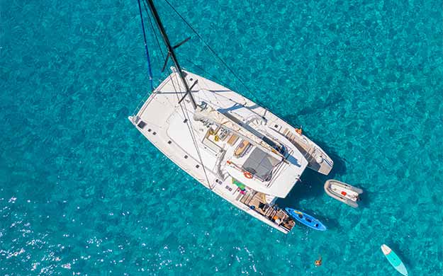 8 sardaigne vue aerienne du catamaran catlante