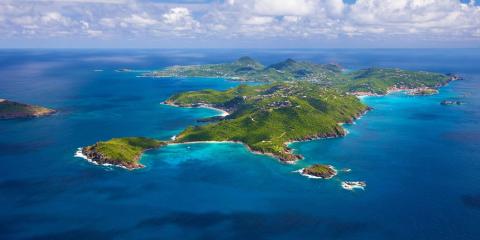 Catamaran CATLANTE dans les eaux turquoise de Saint-Barthelemy